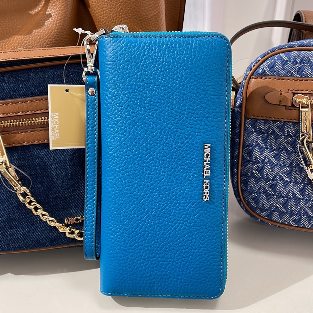 Michael Kors Jet Set Travel Large Travel CONTINENTAL 
Lagoon - Picture 5 of 16